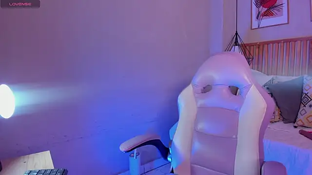 Ginger Winn online show from October 3, 2025, 9:12 pm