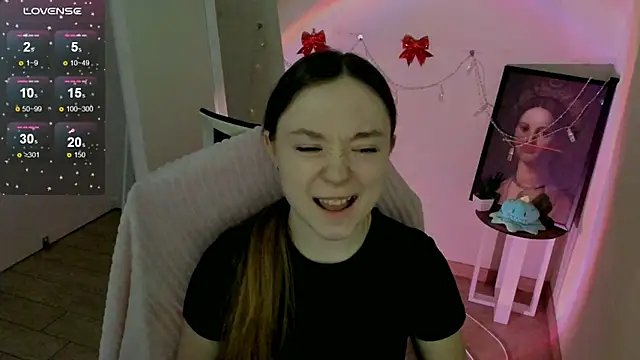 Florence meow online show from February 6, 2025, 5:09 pm