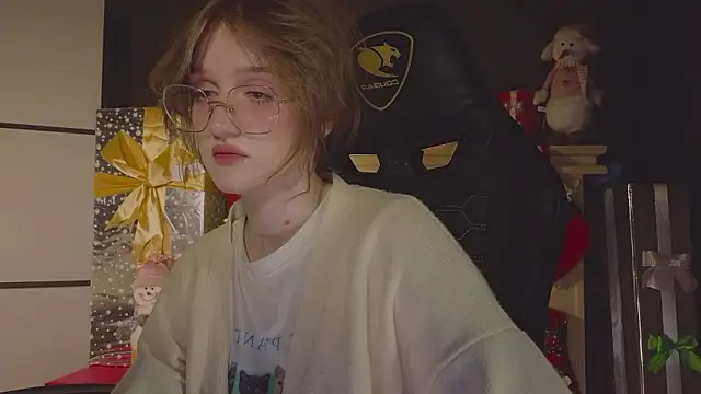 ELLIEJAY online show from December 8, 2024, 8:25 pm