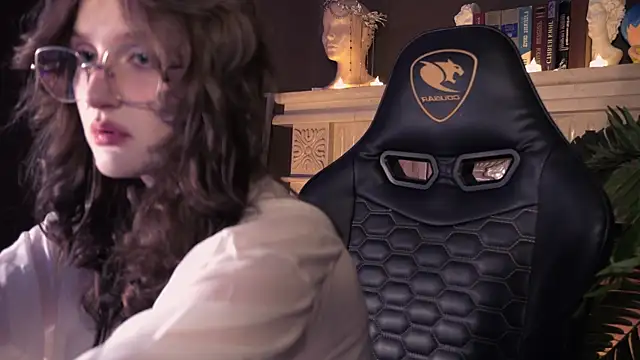 ELLIEJAY online show from February 9, 2025, 8:34 pm