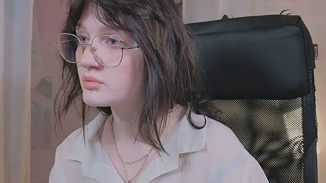 ELLIEJAY online show from November 1, 2025, 5:09 am