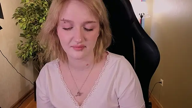 ELLIEJAY online show from March 8, 2026, 5:11 am