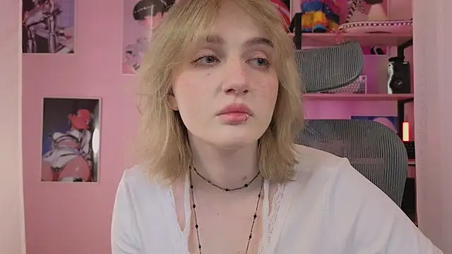 ELLIEJAY online show from April 14, 2026, 5:24 am