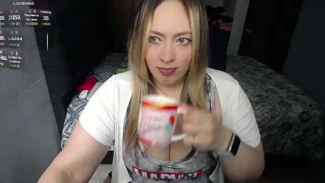 Valentina St online show from November 14, 2025, 8:51 pm