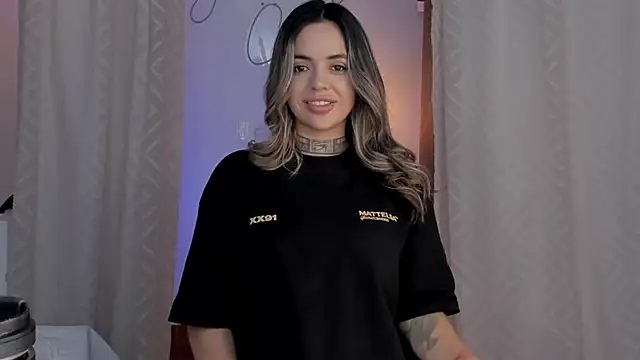 yandracelisofficial online show from January 14, 2025, 4:36 am