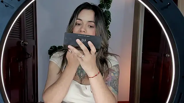 yandracelisofficial online show from March 6, 2025, 5:14 am