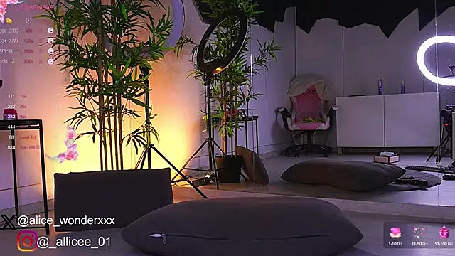 VanessaSimon online show from March 1, 2025, 9:51 am