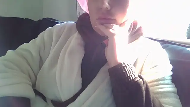 magical mia online show from February 6, 2025, 2:37 pm