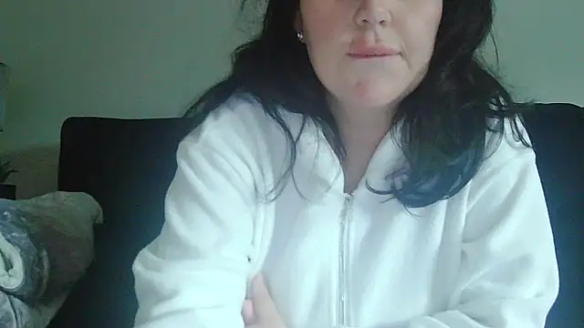 magical mia online show from November 10, 2025, 12:26 pm