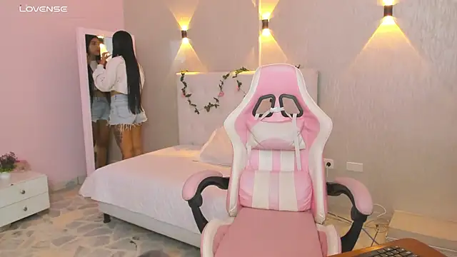 miagomezweb1 online show from February 7, 2025, 1:01 pm