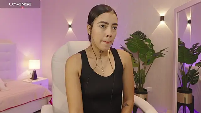 miagomezweb1 online show from October 11, 2025, 1:31 pm