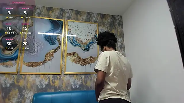 MonicaSchwartz online show from December 1, 2025, 8:03 pm