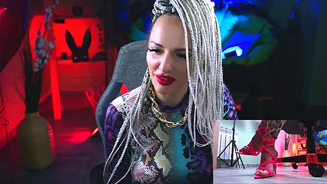 MonicaMaxwel online show from February 22, 2025, 11:57 am