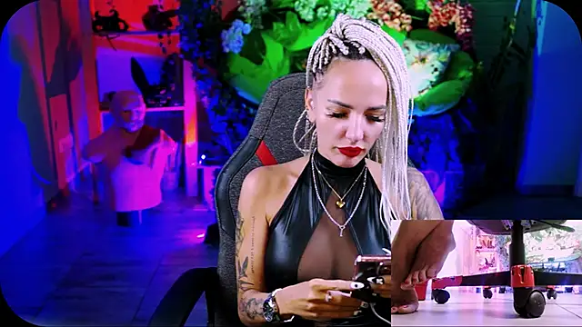 MonicaMaxwel online show from September 27, 2025, 11:15 am