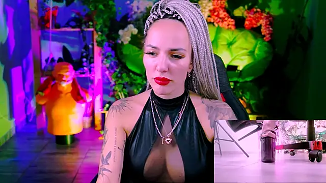 MonicaMaxwel online show from January 9, 2026, 10:51 am