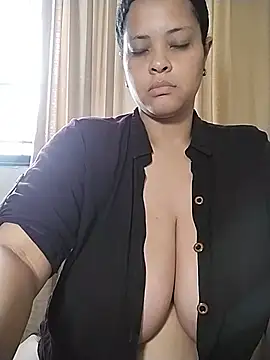 Snapshot of sweetpe chatting on July 19, 2026, 7:39 pm sweetpe online show from July 19, 2026, 7:39 pm
