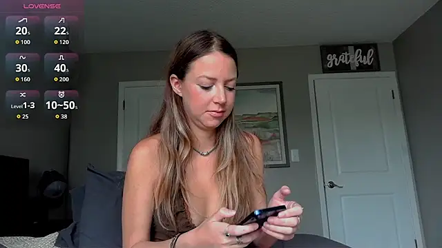 molly witha chance online show from November 6, 2025, 5:47 pm