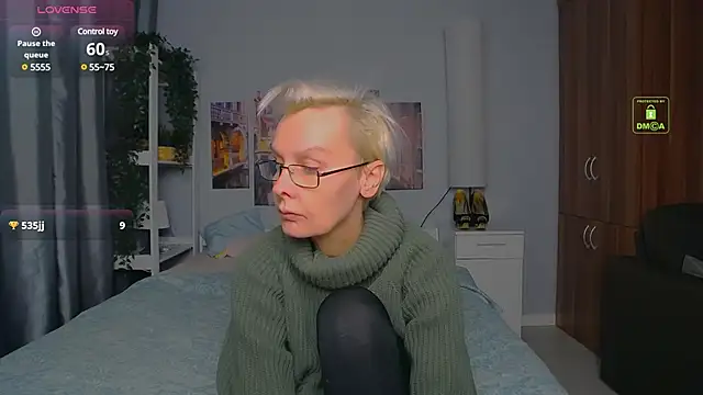 HelgaHimmell online show from December 13, 2024, 7:21 pm