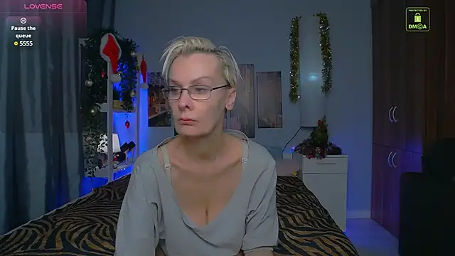 HelgaHimmell online show from December 24, 2024, 4:08 pm