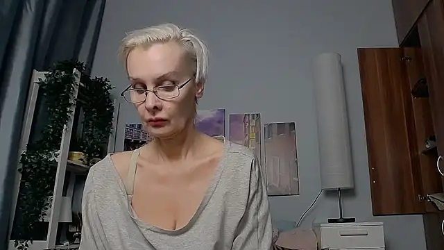 HelgaHimmell online show from January 22, 2025, 1:42 am