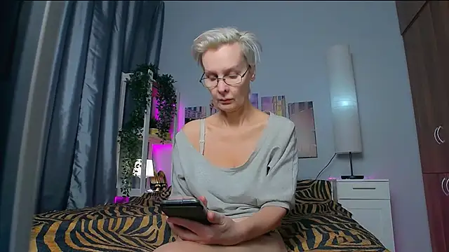 HelgaHimmell online show from January 31, 2025, 3:52 am