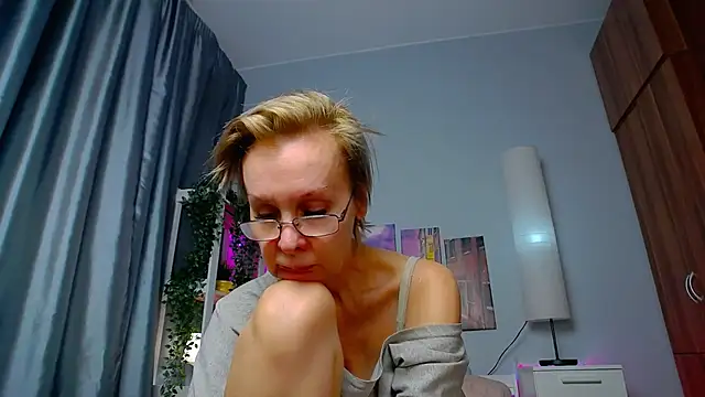 HelgaHimmell online show from March 11, 2025, 2:32 am