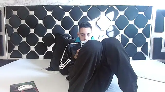 thiago19s online show from February 13, 2025, 12:32 pm