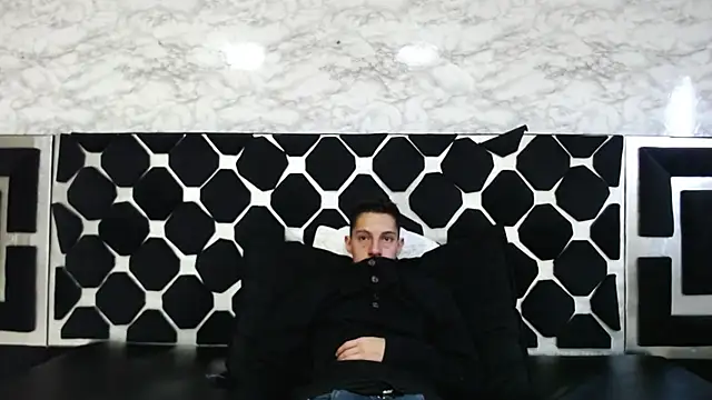 thiago19s online show from March 4, 2025, 7:43 pm