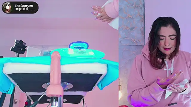 Angelst   online show from November 22, 2025, 6:01 am