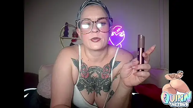 quinnmariexo online show from December 20, 2025, 10:28 pm