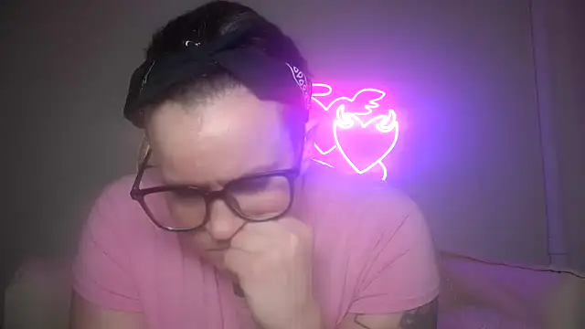 quinnmariexo online show from February 11, 2026, 6:35 pm