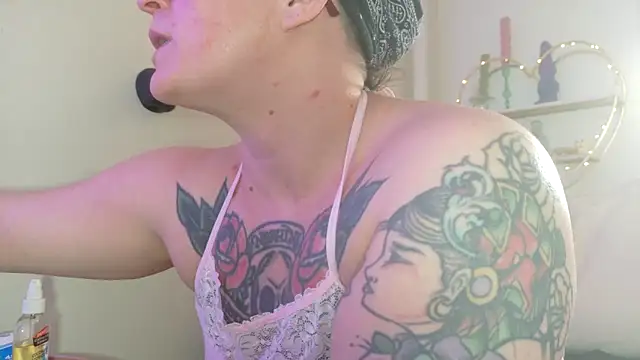 quinnmariexo online show from March 27, 2026, 7:46 pm