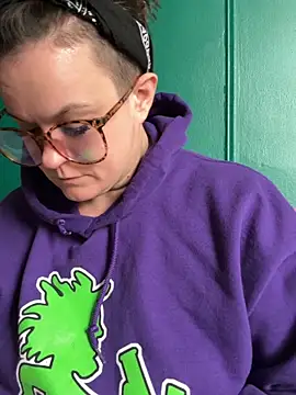 quinnmariexo online show from April 20, 2026, 4:54 pm