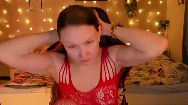 desperatehousewife   online show from June 29, 2026, 8:20 pm