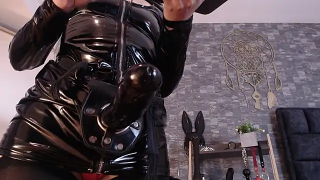 BondageGirl Ks online show from October 27, 2025, 1:04 pm