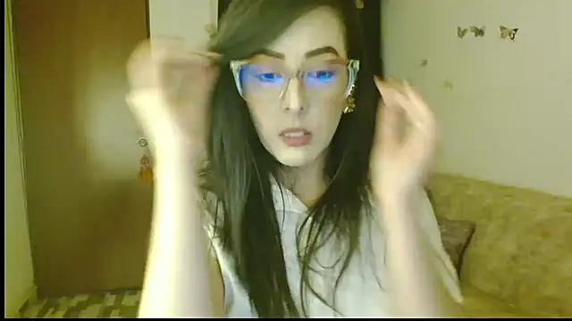 ella peck online show from April 19, 2026, 11:07 pm