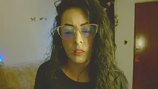 Snapshot of ella_peck chatting on May 16, 2026, 7:34 pm ella peck online show from May 16, 2026, 7:34 pm