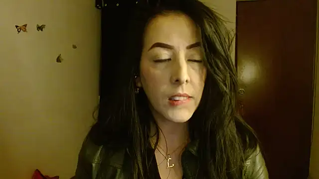 Snapshot of ella_peck chatting on July 14, 2026, 3:00 am ella peck online show from July 14, 2026, 3:00 am