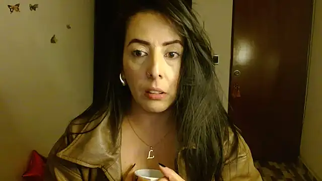 Snapshot of ella_peck chatting on August 6, 2026, 4:36 am ella peck online show from August 6, 2026, 4:36 am