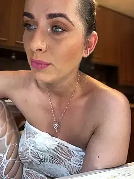 Hotmomcheckk  online show from January 3, 2025, 4:55 am