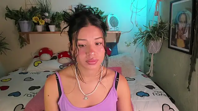 Snapshot of MiaaRose chatting on April 22, 2026, 6:20 pm MiaaRose online show from April 22, 2026, 6:20 pm