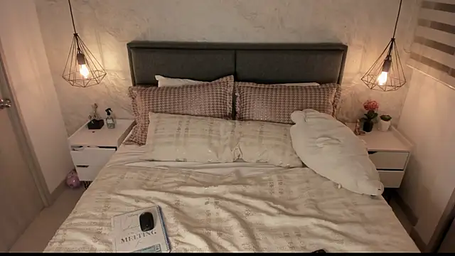 Snapshot of sofia_burman chatting on September 28, 2025, 1:22 am sofia burman online show from September 28, 2025, 1:22 am