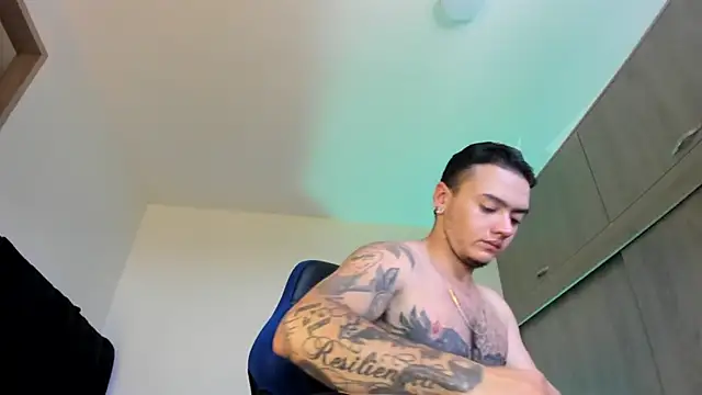 male pussy online show from September 23, 2025, 3:48 pm