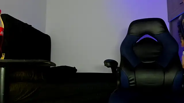 male pussy online show from October 8, 2025, 3:59 am