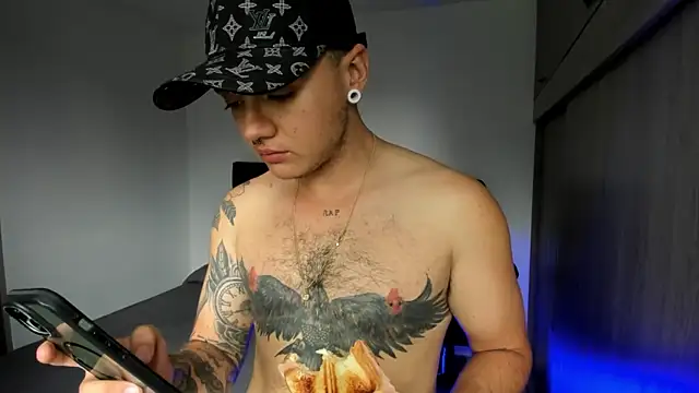 male pussy online show from April 24, 2026, 5:15 pm