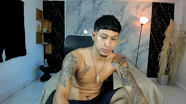 Snapshot of slim_master12 chatting on May 5, 2026, 11:13 pm slim master12 online show from May 5, 2026, 11:13 pm