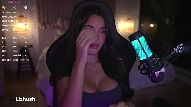 Lizhush  online show from February 18, 2025, 4:37 pm