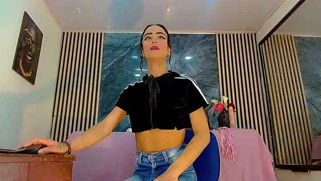 PriscilaRainbow online show from February 28, 2025, 1:58 pm