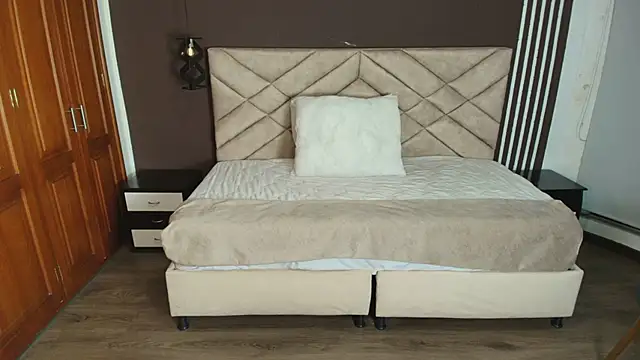 Raquel jones online show from February 5, 2025, 11:34 am