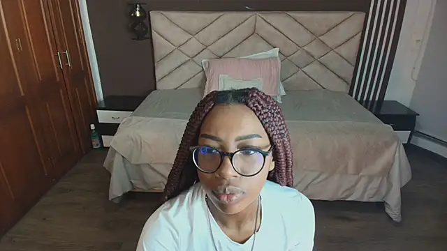 Raquel jones online show from March 14, 2025, 11:23 am